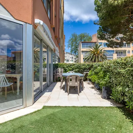 Rez De Jardin Climatise * 阿格德