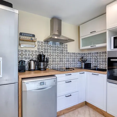 Apartament Rez De Jardin Climatise *